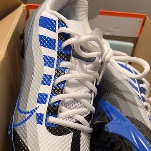 Boys youth size 7 Football Cleats